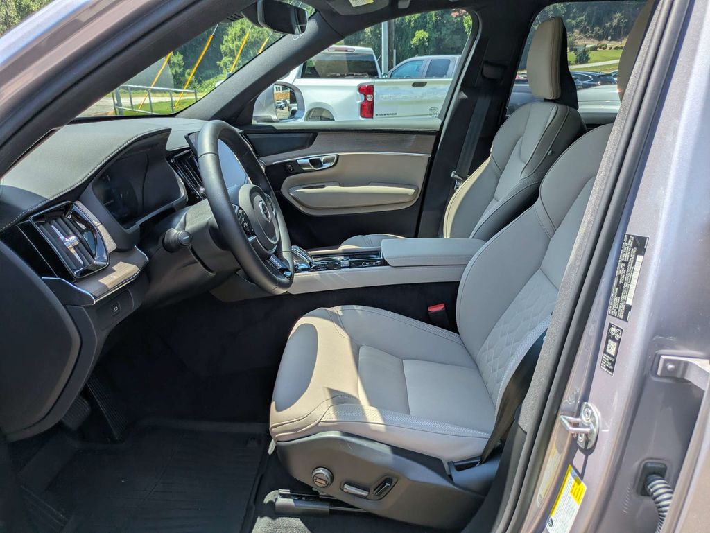 2026 Volvo XC90 Plus - Photo 21