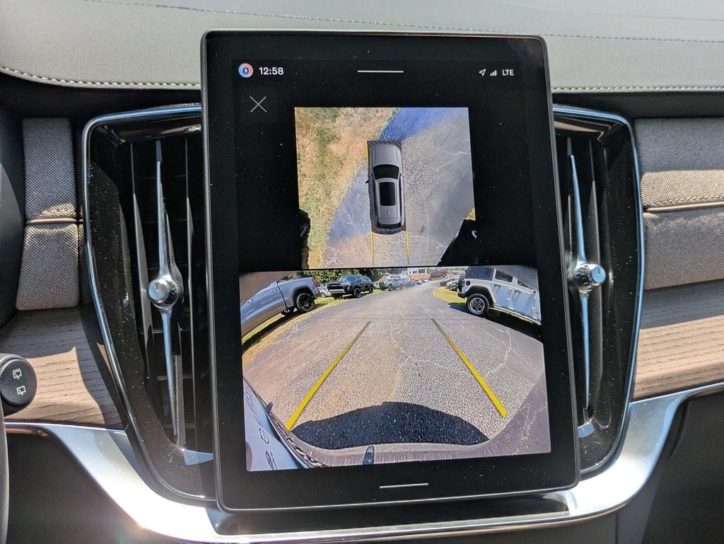 2026 Volvo XC90 Plus - Photo 22