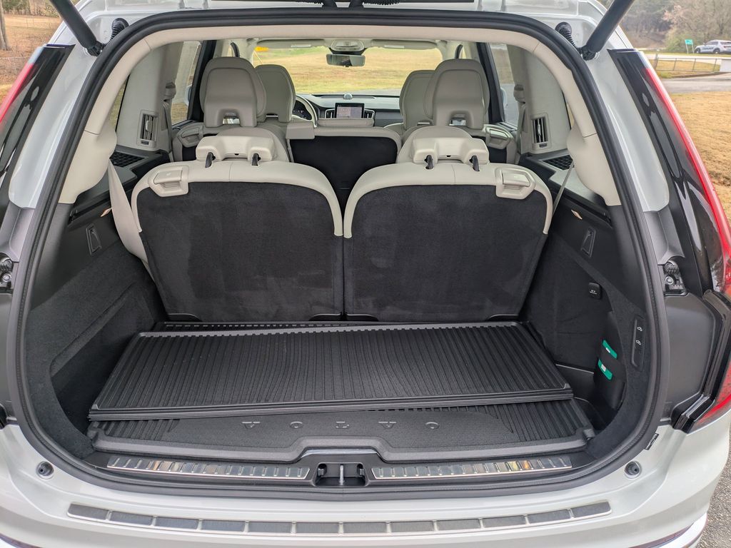 2026 Volvo XC90 Ultra - Photo 13