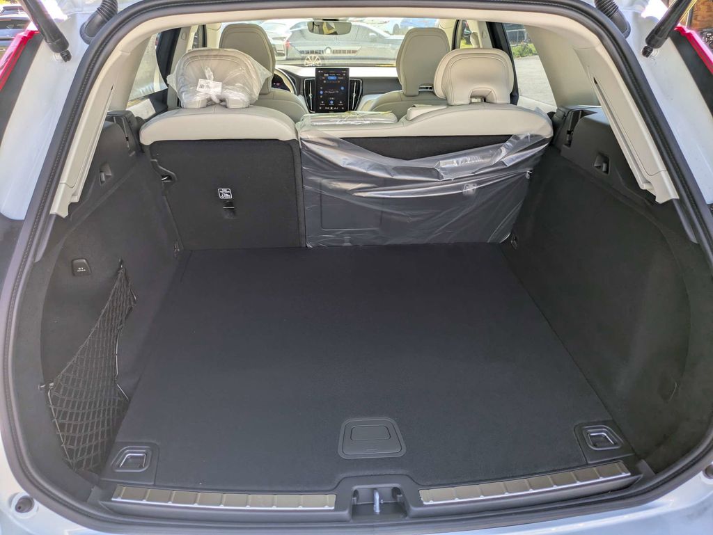 2026 Volvo XC60 Ultra - Photo 13