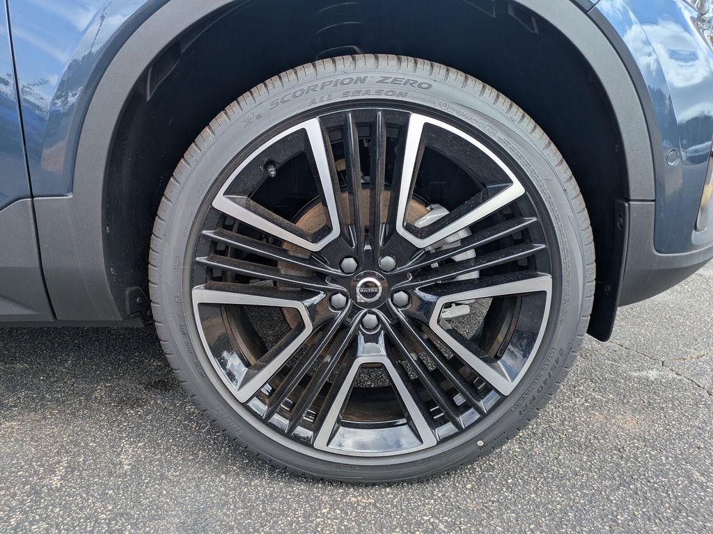2026 Volvo XC40 Ultra Black Edition - Photo 11