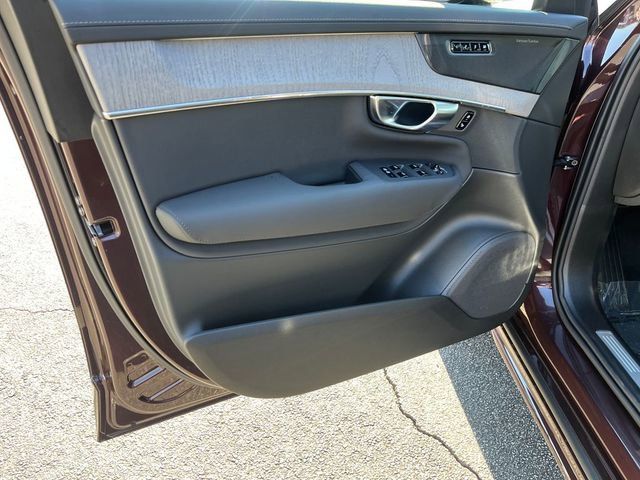 2025 Volvo XC90 Ultra - Photo 13