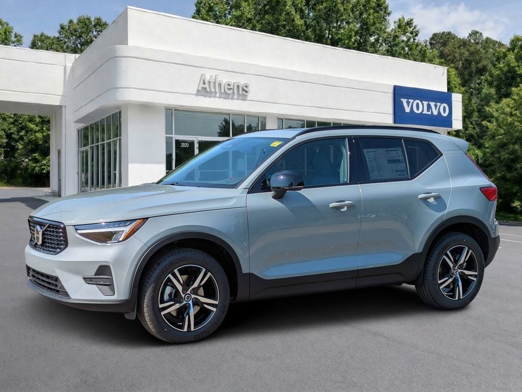 2026 Volvo XC40 B5 Core Dark AWD's photo
