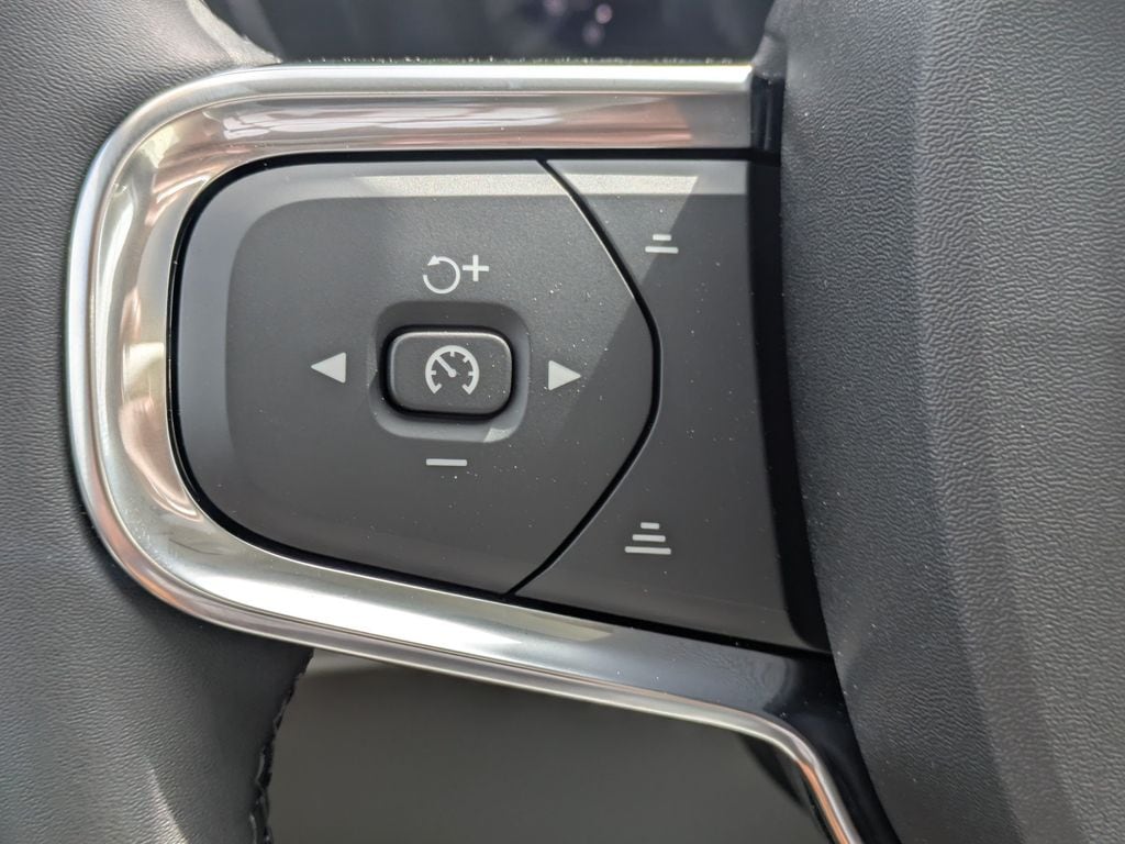 2026 Volvo XC40 Plus - Photo 26
