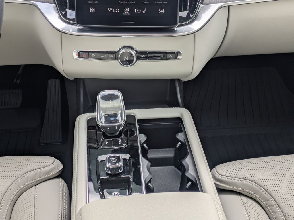 2026 Volvo XC90 Ultra - Photo 19