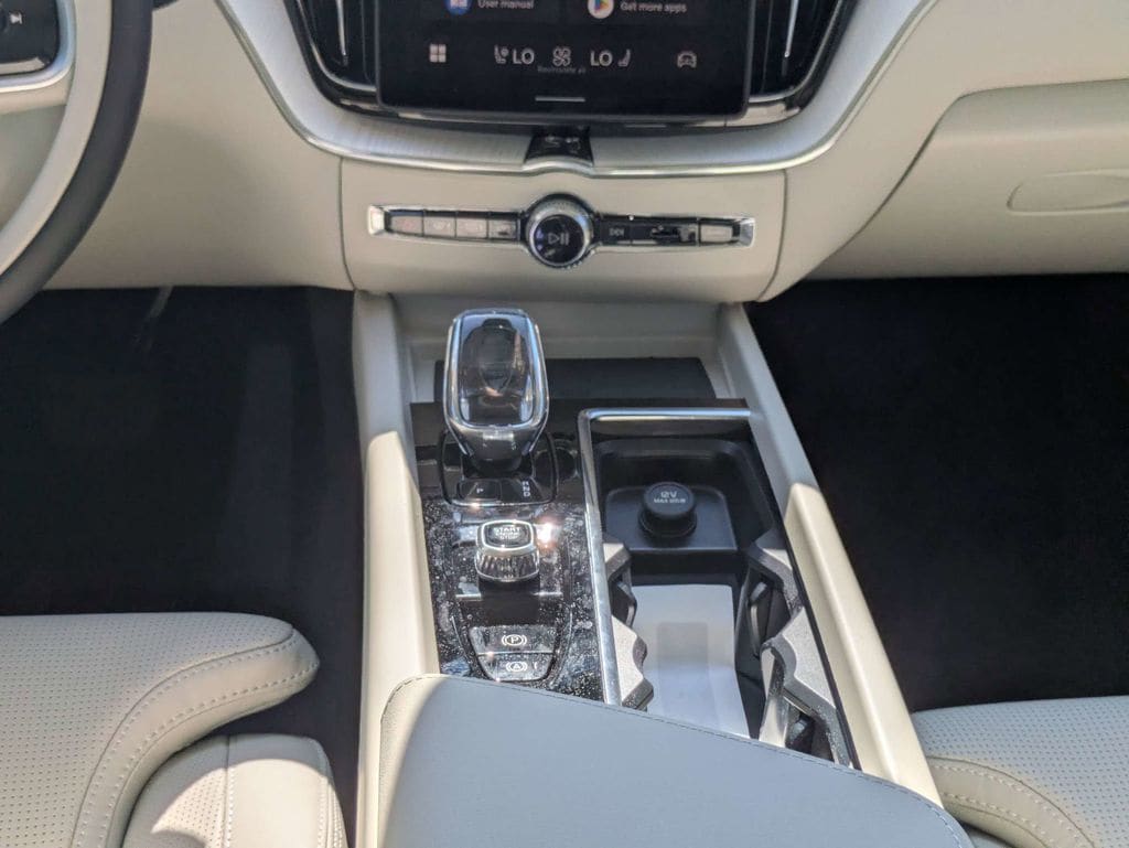 2026 Volvo XC60 Ultra - Photo 20