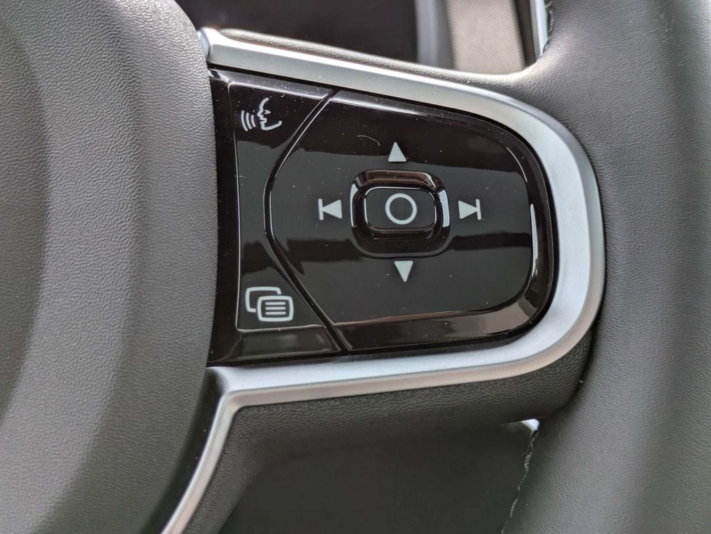 2026 Volvo XC90 Core - Photo 30