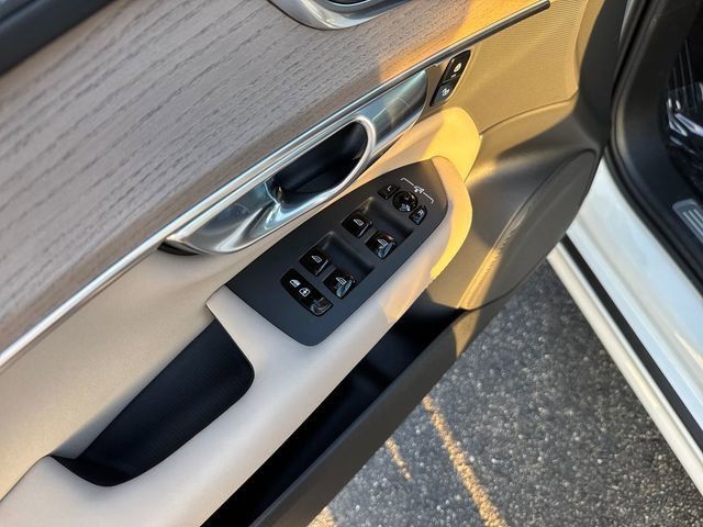 2026 Volvo XC90 Core - Photo 14