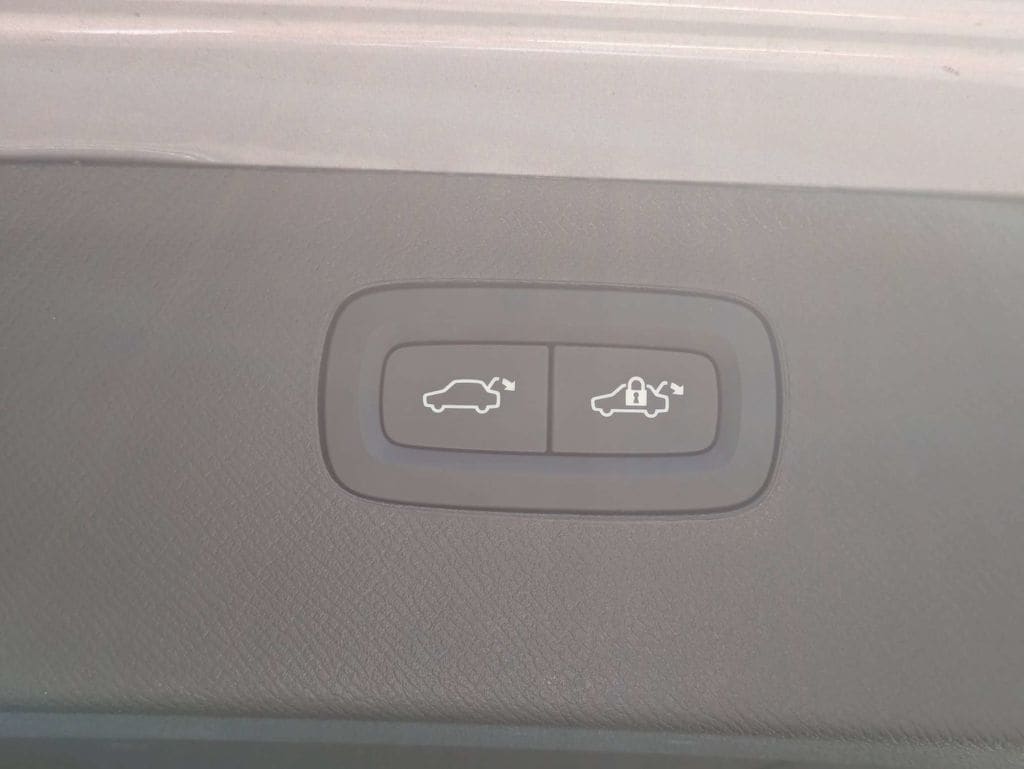 2026 Volvo XC90 Plus - Photo 14