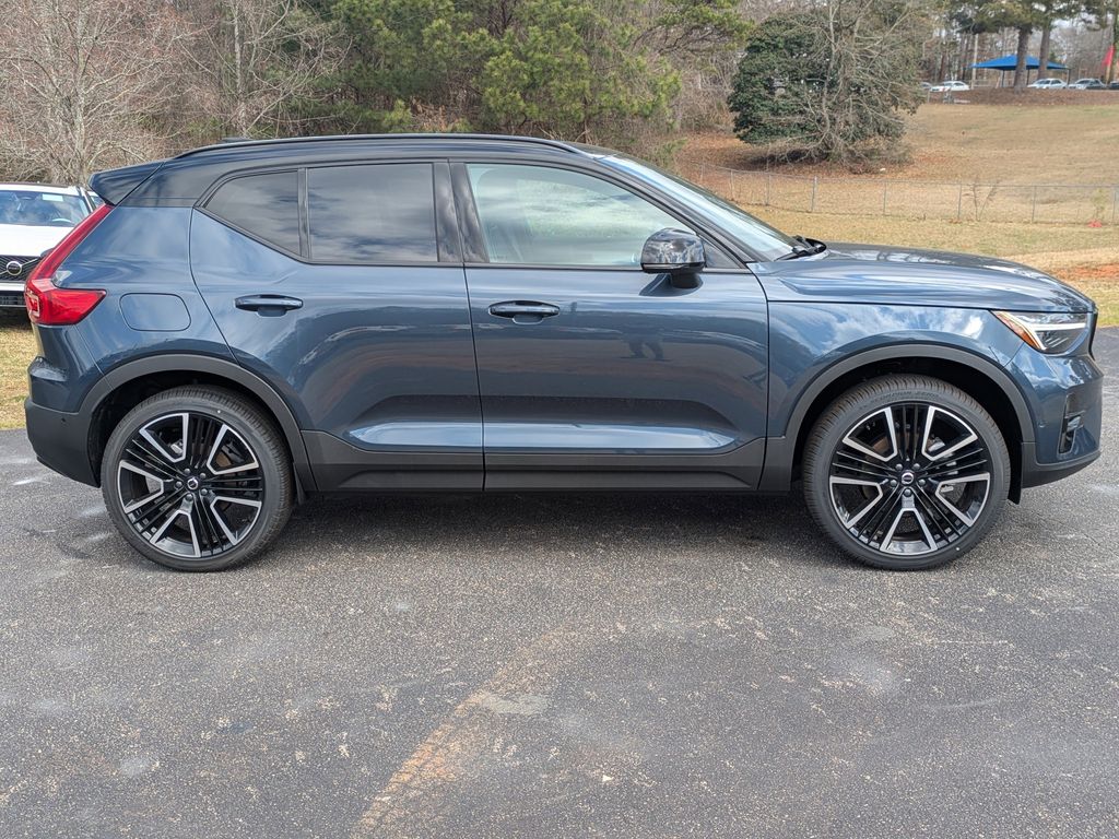 2026 Volvo XC40 Ultra Black Edition - Photo 7