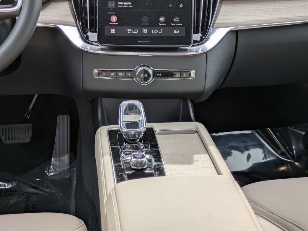 2026 Volvo XC90 Core - Photo 21
