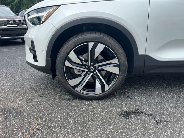 2025 Volvo XC40 Plus - Photo 34