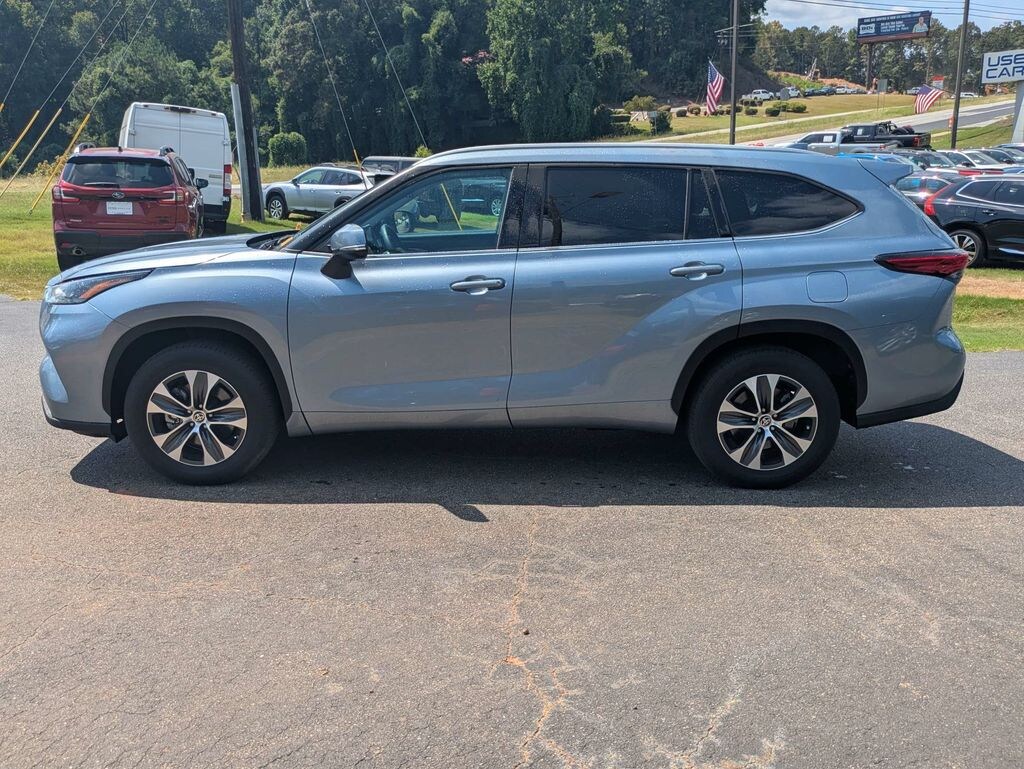 Used 2022 Toyota Highlander XLE SUV