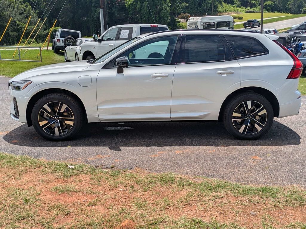 New 2026 Volvo XC60 plug-in hybrid T8 Core SUV