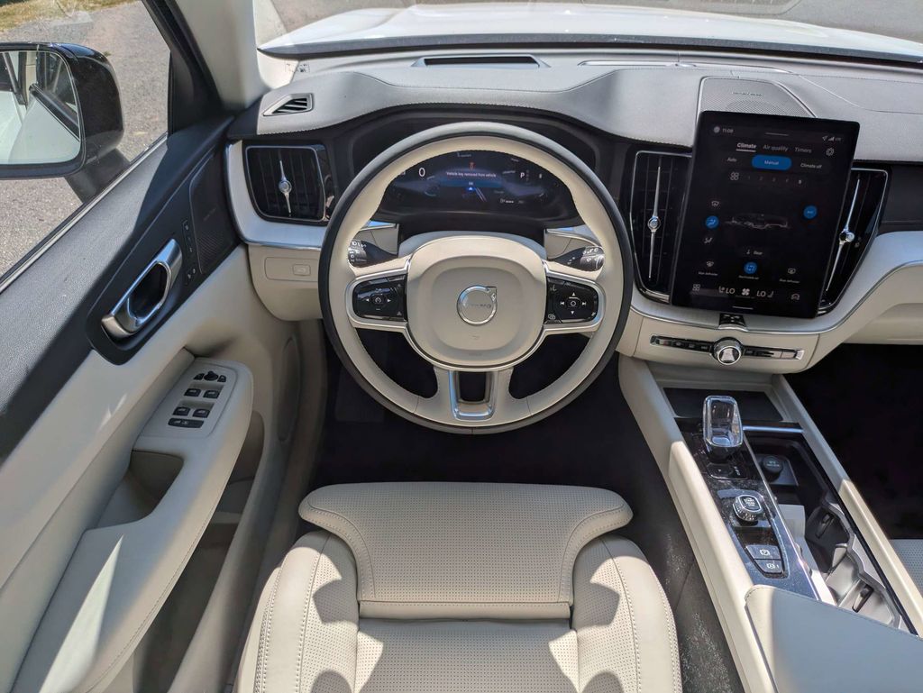 2026 Volvo XC60 Ultra - Photo 17