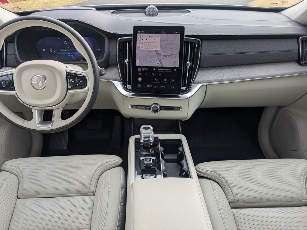 2026 Volvo XC90 Ultra - Photo 15