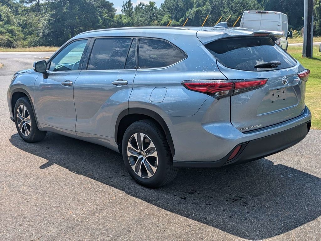 Used 2022 Toyota Highlander XLE SUV