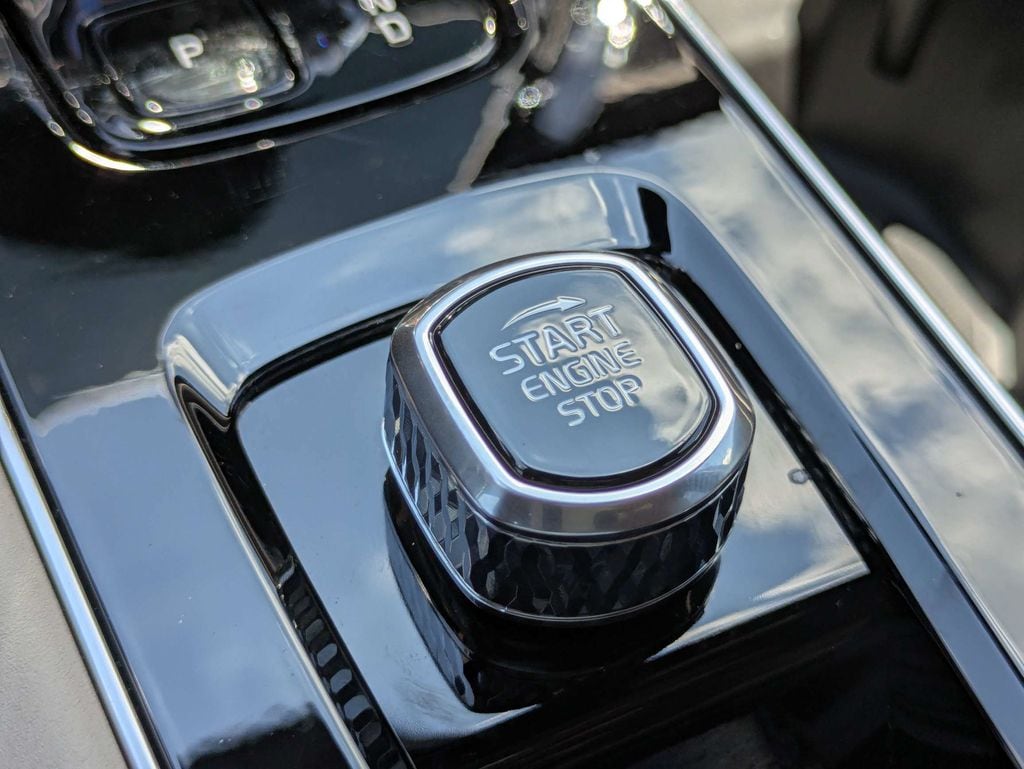 2026 Volvo XC90 Plus - Photo 29