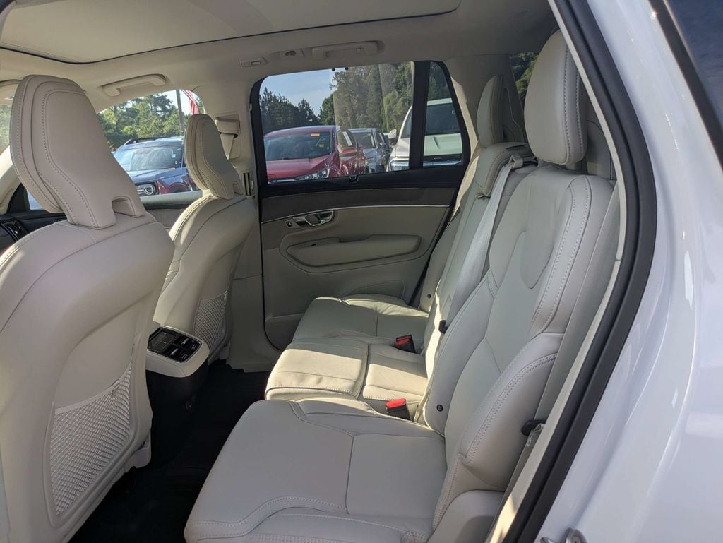 2026 Volvo XC90 Ultra - Photo 15
