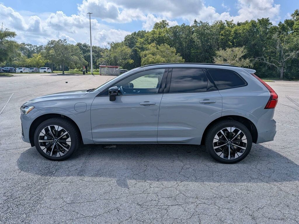 New 2026 Volvo XC60 plug-in hybrid T8 Plus SUV