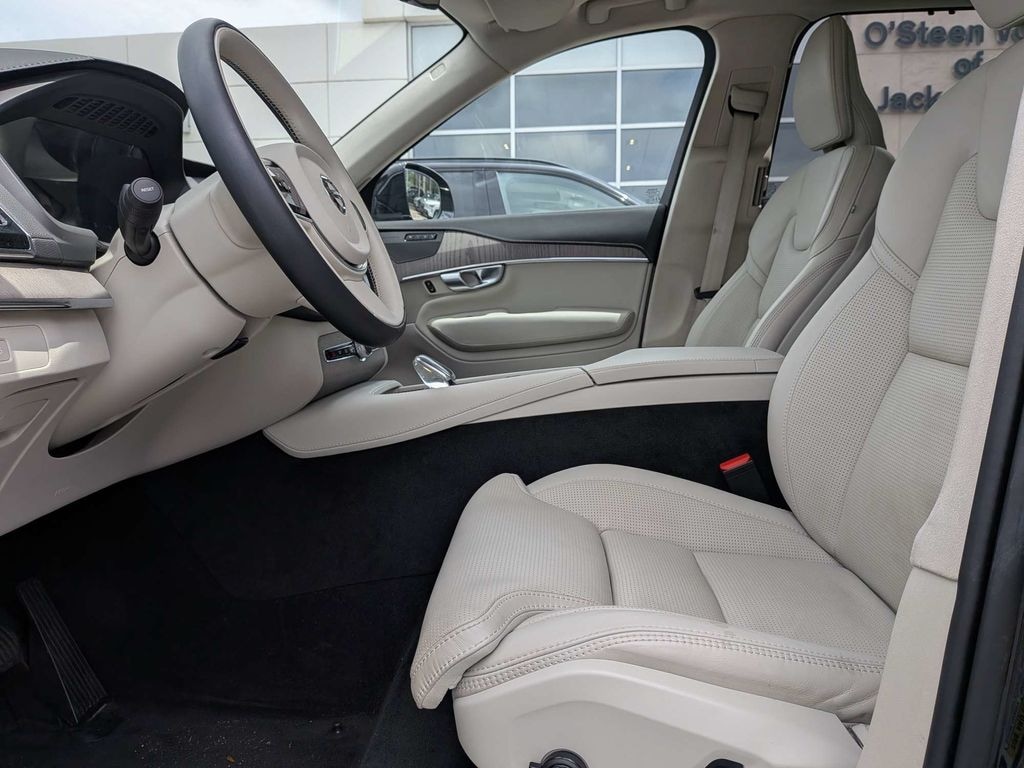 Certified 2024 Volvo XC90 B6 Ultimate Bright 6-Seater SUV