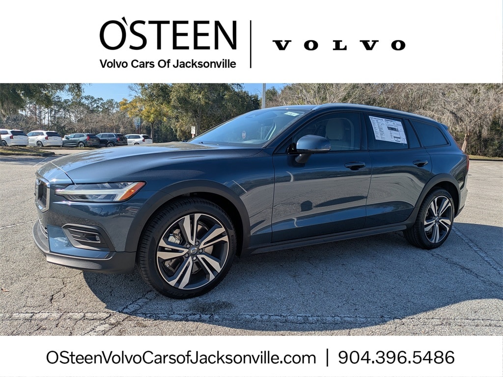 2026 Volvo V60 Cross Country Plus's photo