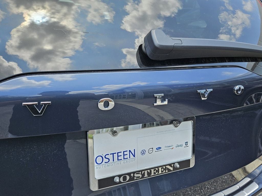 2025 Volvo XC90 Plus - Photo 11