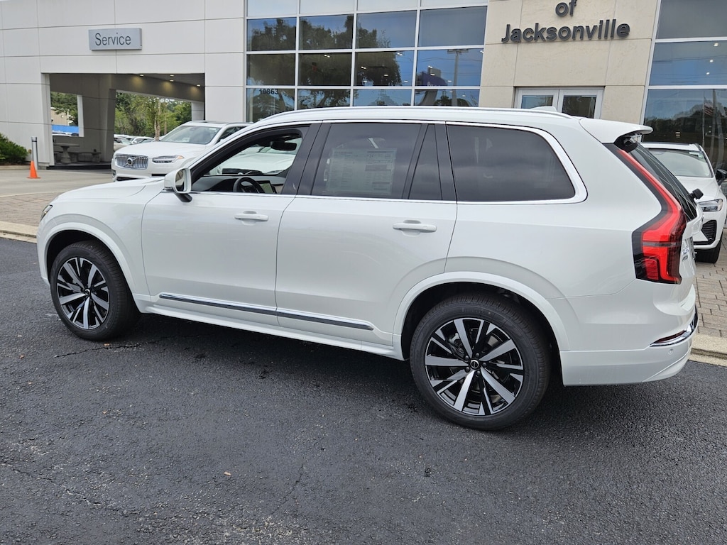 New 2026 Volvo XC90 B5 Core SUV