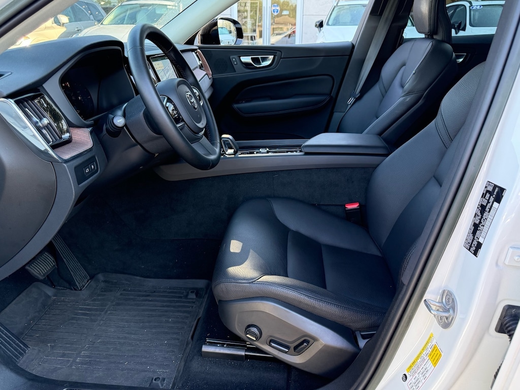 Used 2023 Volvo XC60 Recharge Plug-In Hybrid Plus Dark SUV