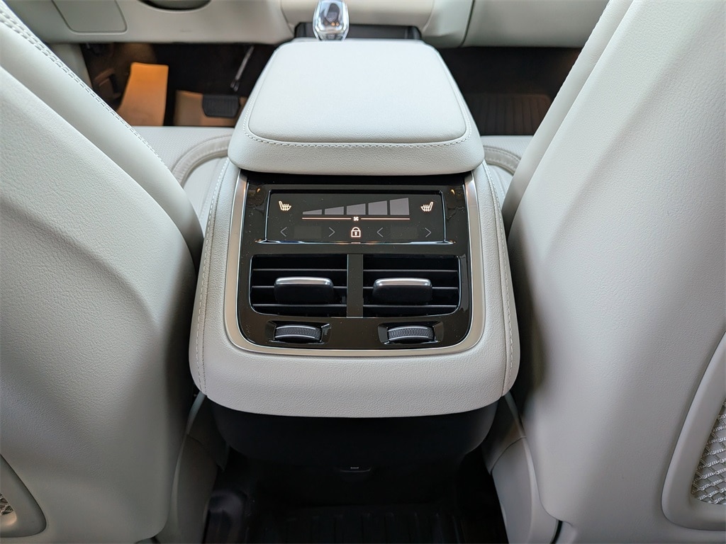 New 2026 Volvo XC90 B6 Ultra 7-Seater SUV