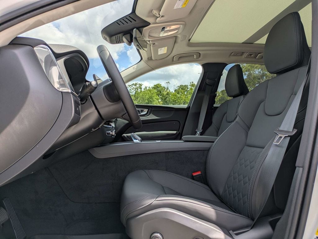 New 2026 Volvo XC60 B5 Plus SUV