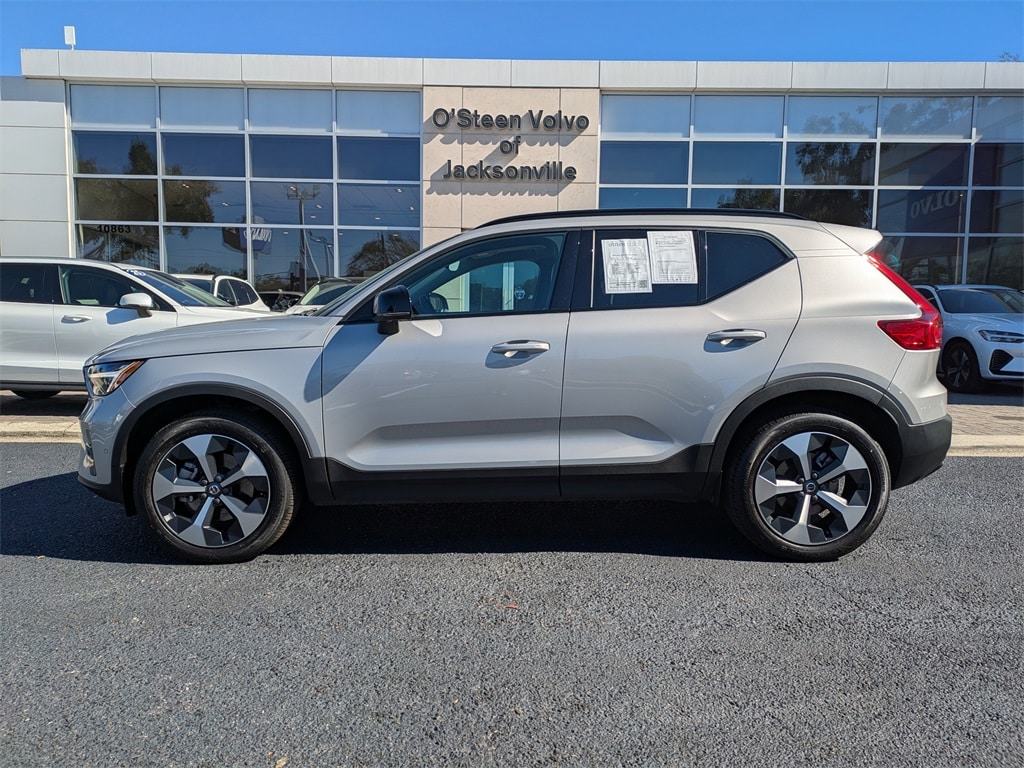 Used 2025 Volvo XC40 B5 Plus Dark Theme SUV
