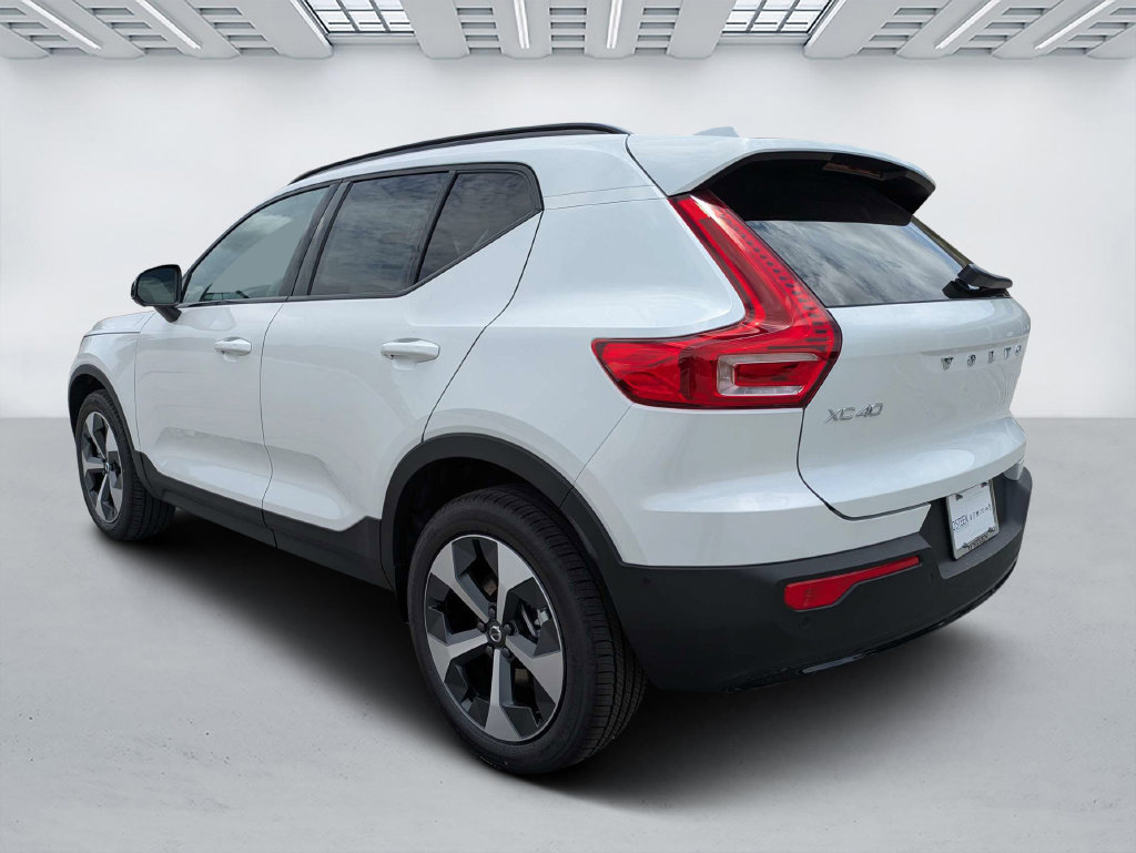 New 2026 Volvo XC40 B5 Plus SUV