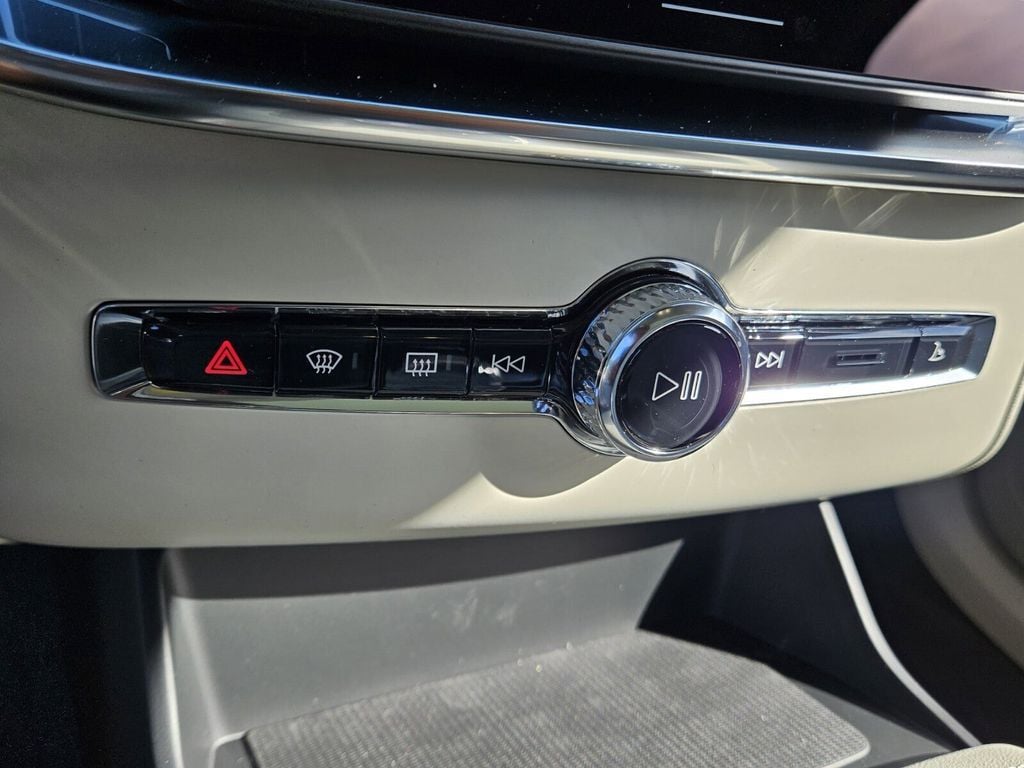 2026 Volvo XC90 Ultra - Photo 32