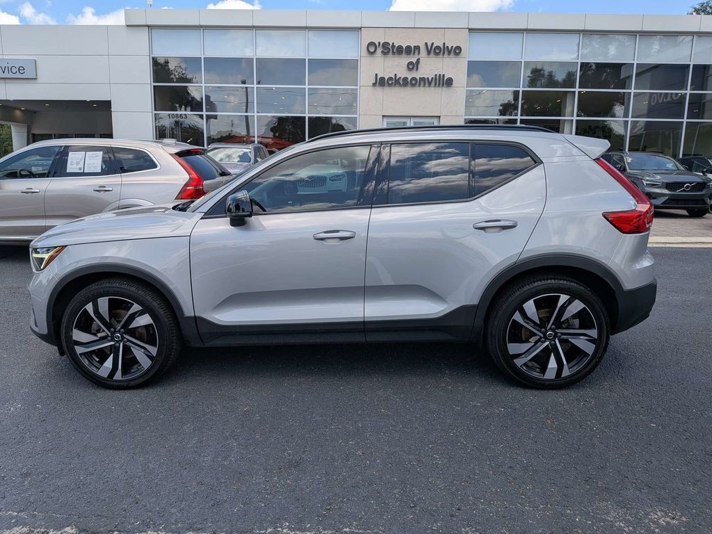 Certified 2023 Volvo XC40 B5 AWD Ultimate Dark SUV