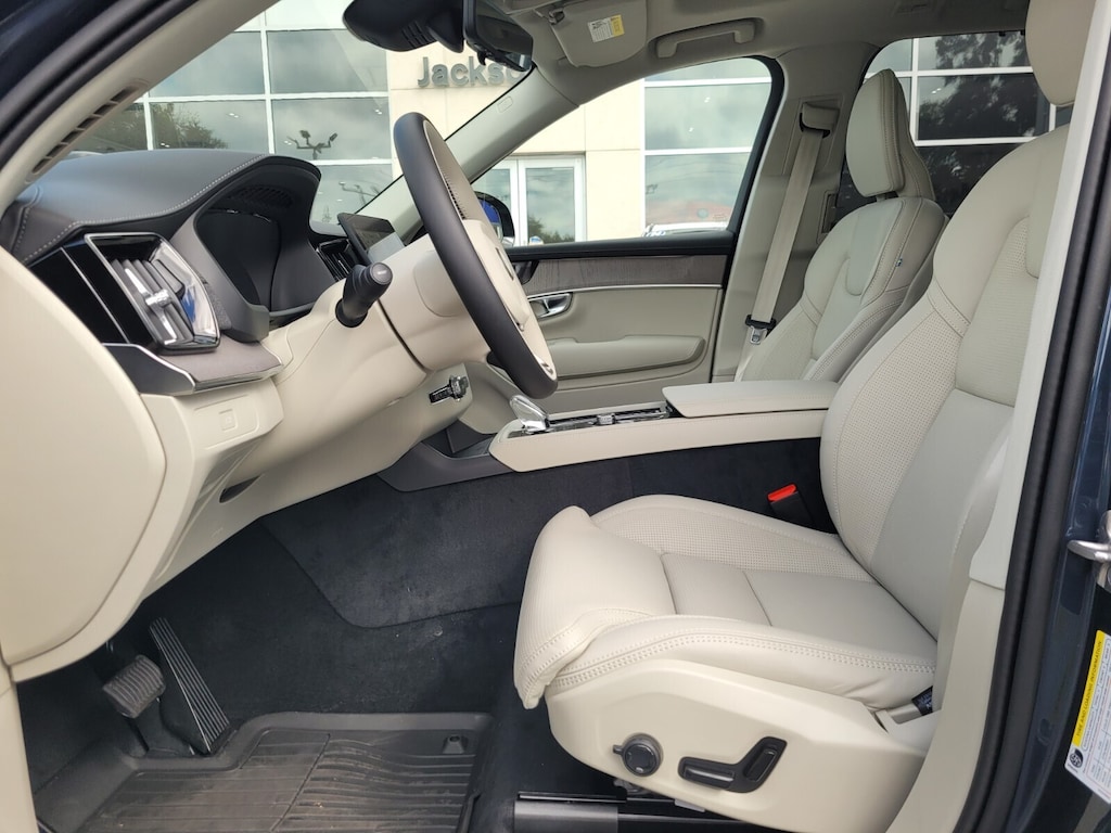 New 2026 Volvo XC90 B6 Ultra Dark Theme 7-Seater SUV