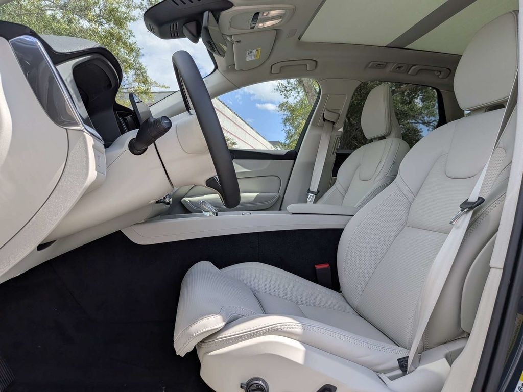 New 2026 Volvo XC60 B5 Ultra SUV