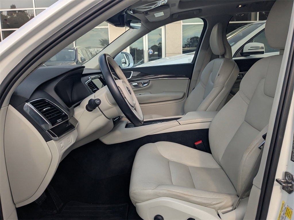 Used 2018 Volvo XC90 T6 AWD Momentum (7 Passenger) SUV