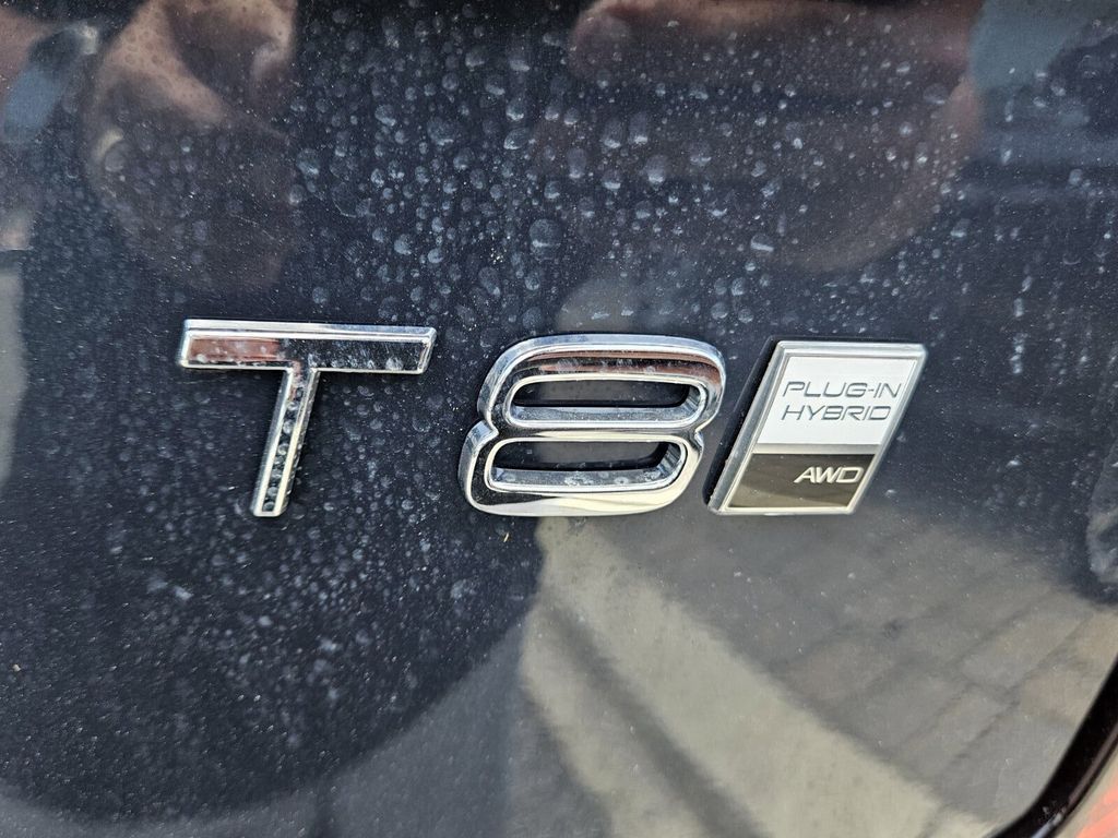 2025 Volvo XC90 Plus - Photo 13