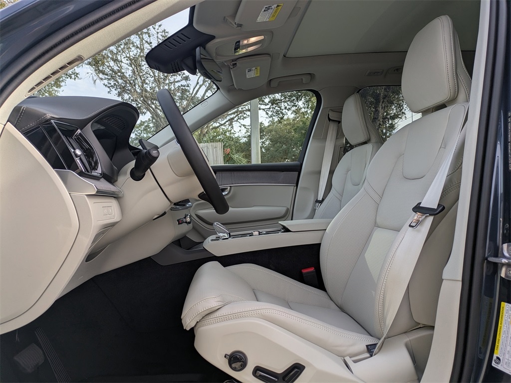 New 2026 Volvo XC90 plug-in hybrid T8 Ultra 7-Seater SUV