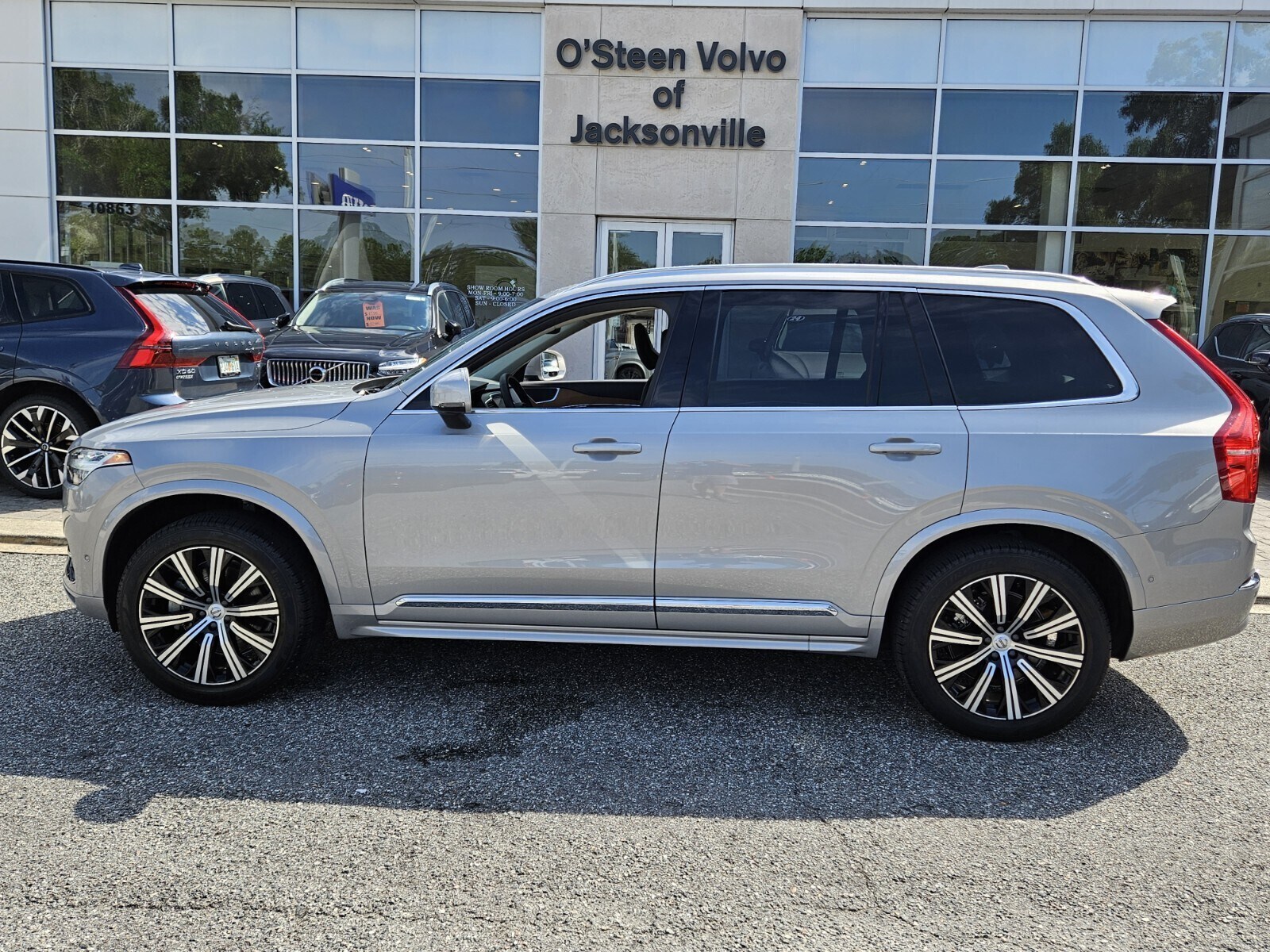 2025 Volvo XC90 Plus photo 4
