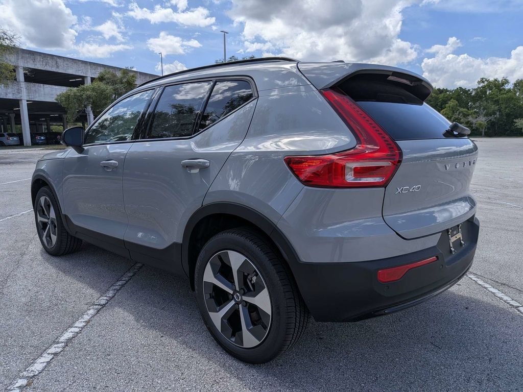 New 2026 Volvo XC40 B5 Plus SUV