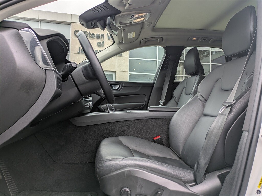 Used 2024 Volvo XC60 B5 Core Dark SUV