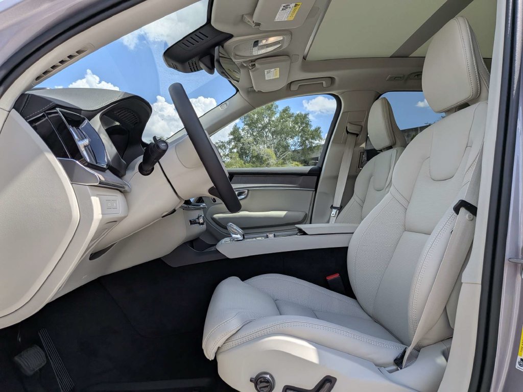 New 2026 Volvo XC90 plug-in hybrid T8 Ultra 7-Seater SUV