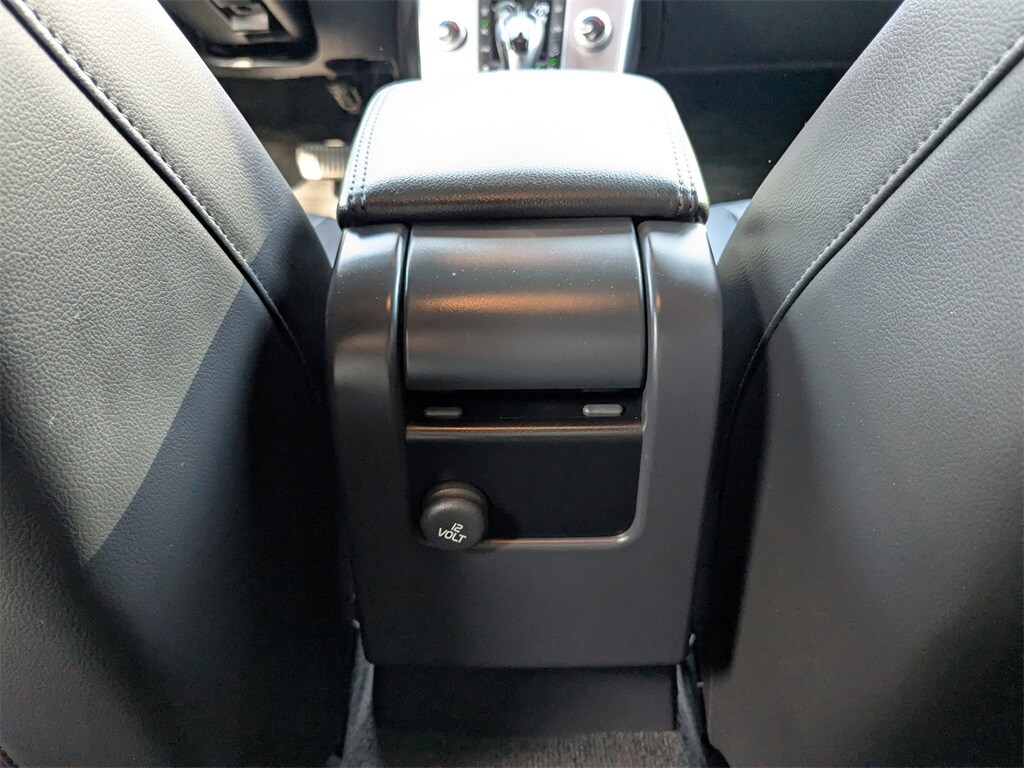 2018 Volvo V60 Cross Country T5 AWD photo 3