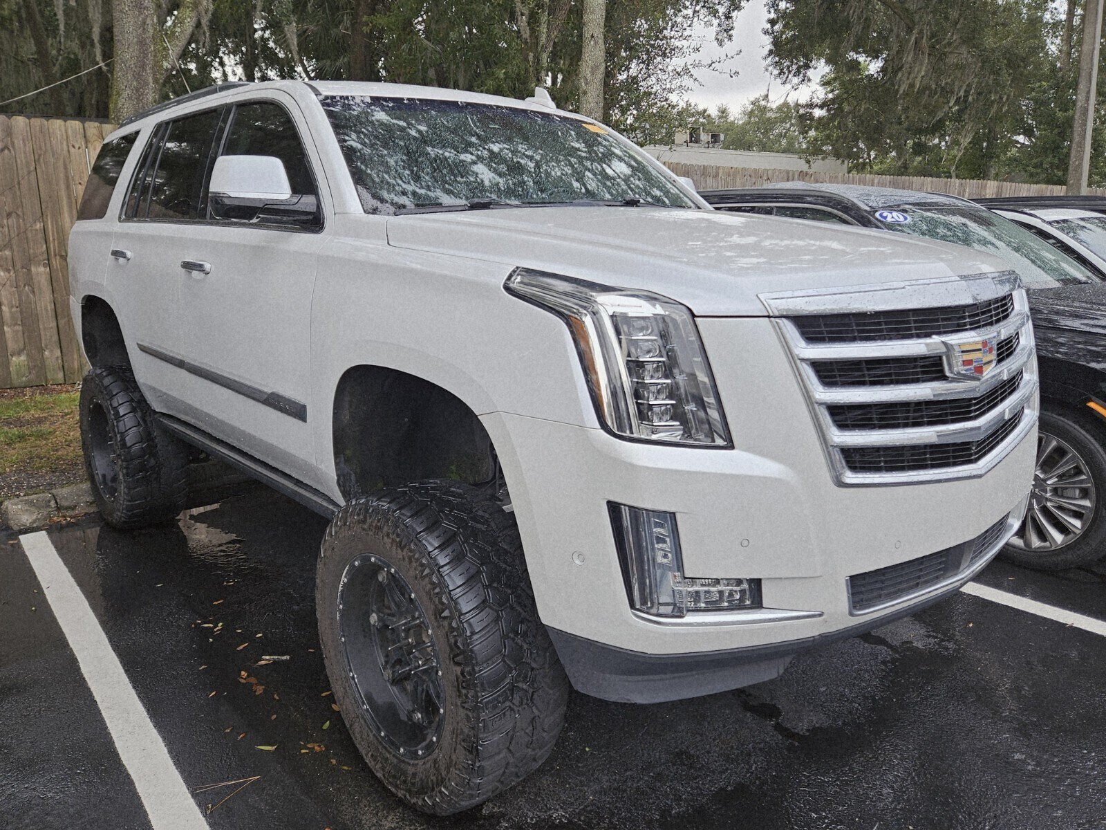 2017 Cadillac Escalade Premium Luxury photo 3
