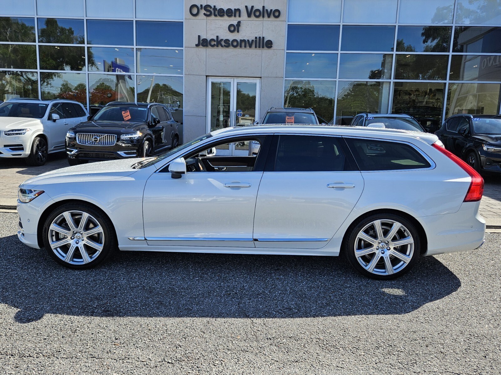 2020 Volvo V90 T6 Inscription photo 2