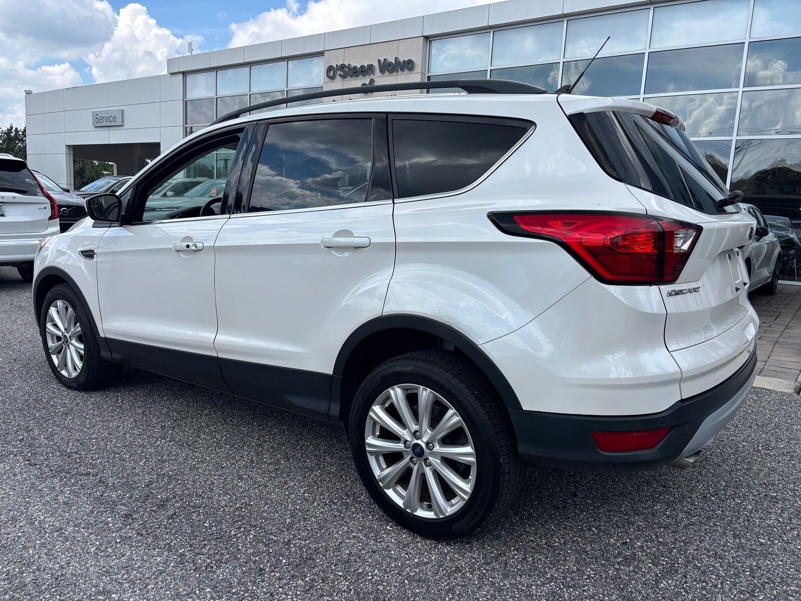 2019 Ford Escape SEL photo 4