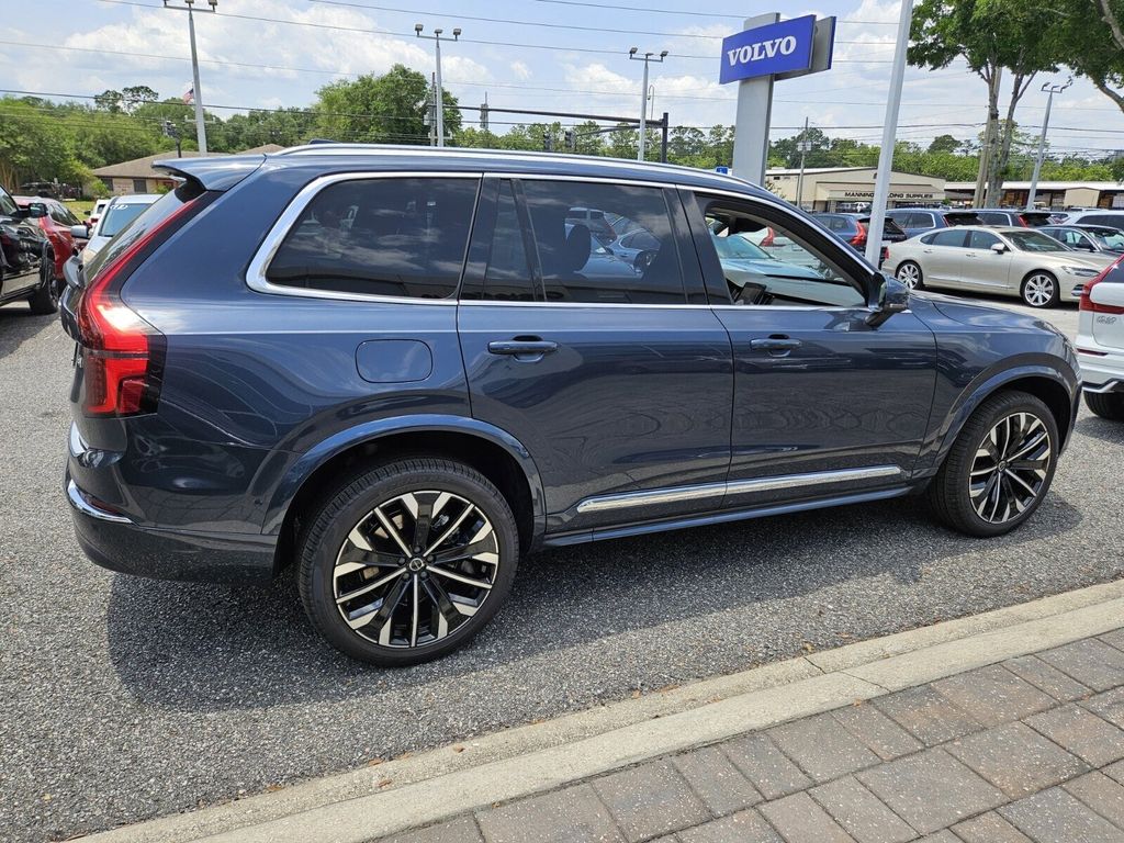 2025 Volvo XC90 Plus - Photo 15