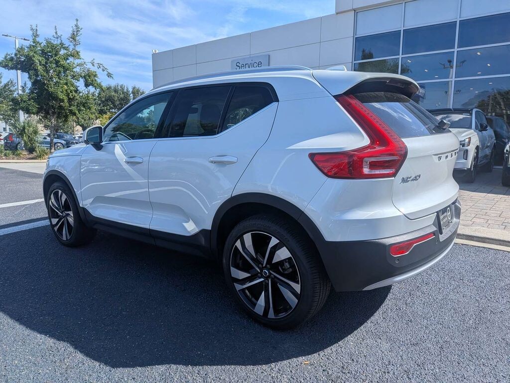 Certified 2025 Volvo XC40 B5 Ultra Bright Theme SUV